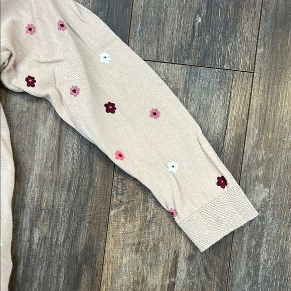 H&M Tan Crew Neck Sweater with Polka Dots - Picture 4 of 10